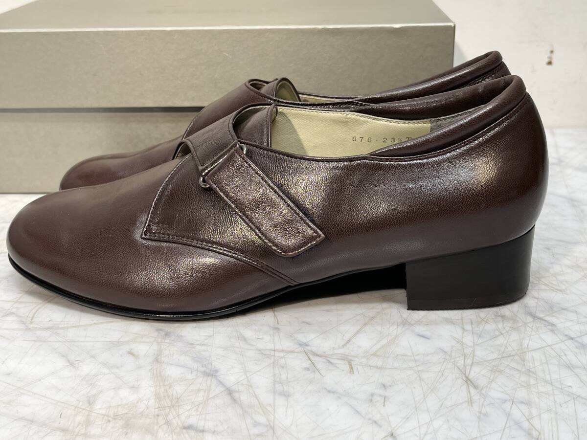 靴　9　★　コンフォートシューズ　★　菊地武男の靴　 23.5cm EEE ブラウン　レディースシューズ　マジックテープ　未使用品_画像2
