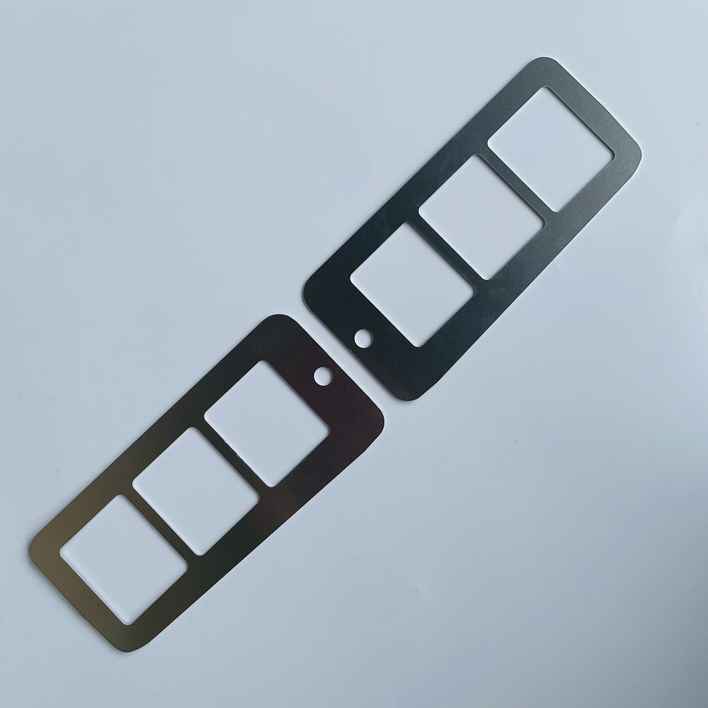 【アウトレット!】 J-NEXT ダイハツ ハイゼット/ハイゼットジャンボ (S500P/S510P) MC後用 アルミ テールレンズカバー 3連角穴タイプ_画像4