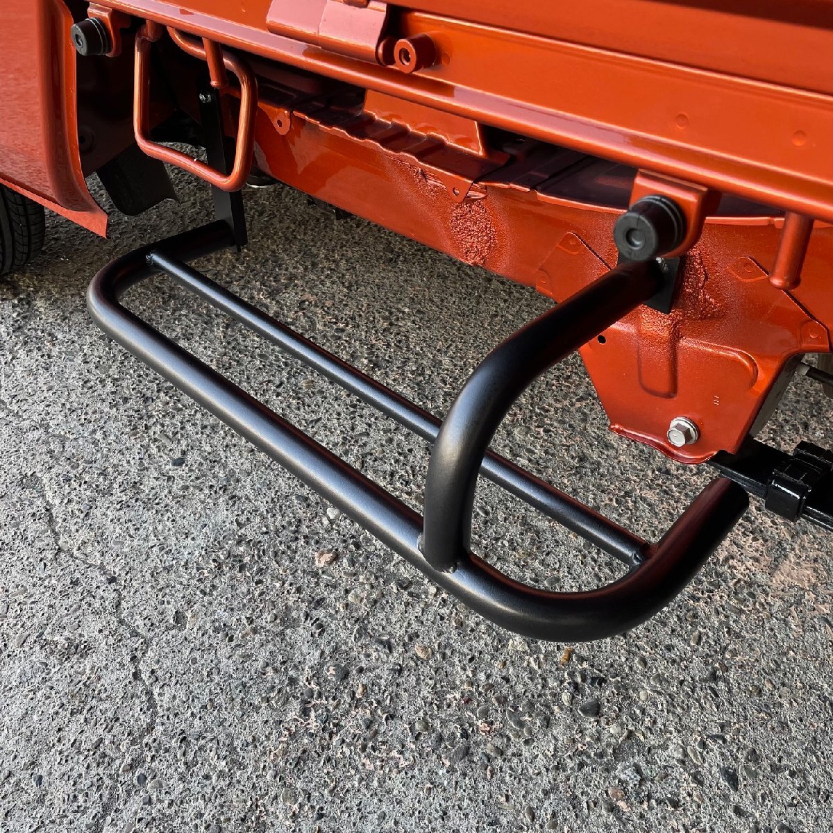 J-NEXT ダイハツ ハイゼットジャンボ(S500P/S510P) MC前/MC後共通 アルミサイドステップ Ver.2 ブラックエディション 助手席側用_画像2