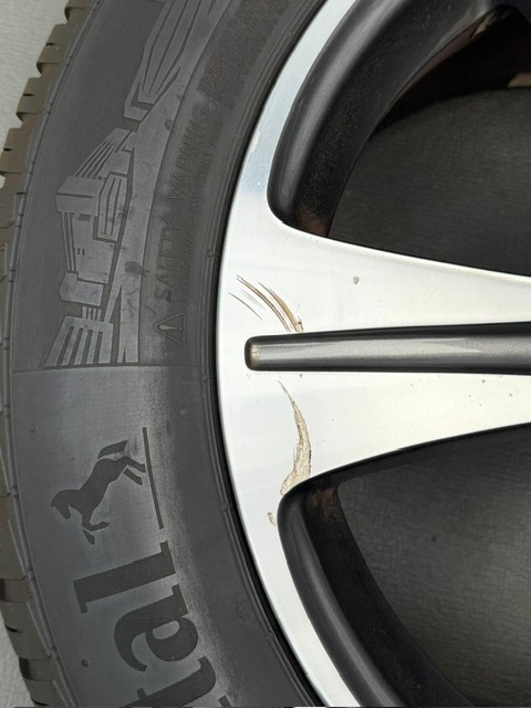 メルセデス?ベンツ W213 Eクラス OEM 17インチ 7.5J +40 PCD112 225/55R17 コンチネンタル オールシーズンタイヤ ほぼ新品 2022年モデル