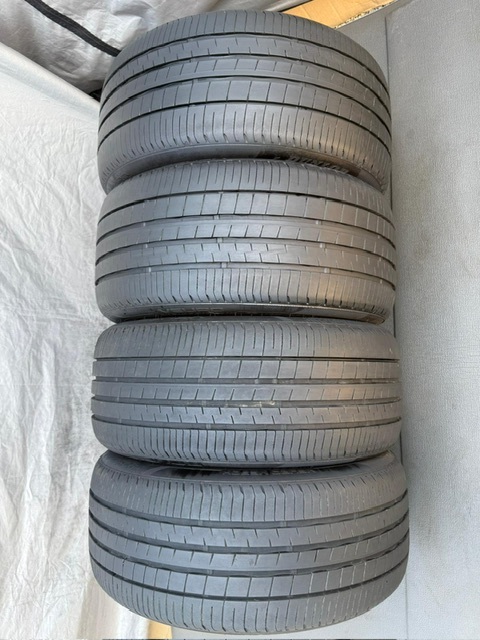 MAXTREX 225/40/18 4本セット新品2021年製倉庫内で保管 MAXTREX 225/40/18 4本セット新品2021年製倉庫内で保管