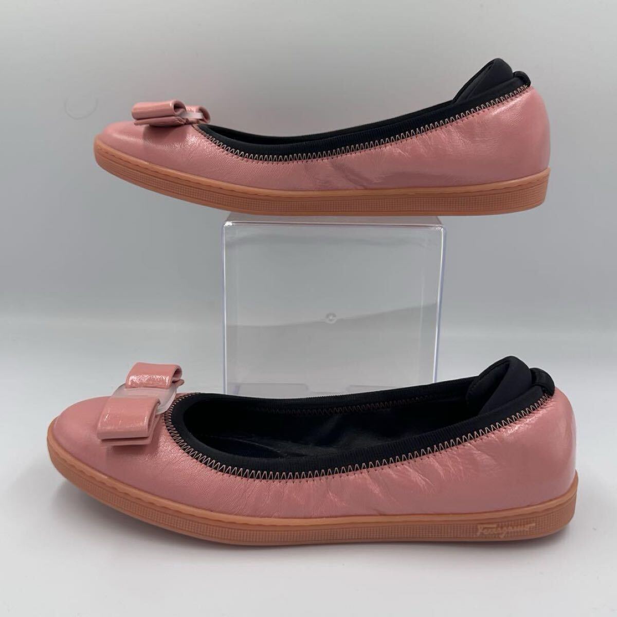 極美品　フェラガモ　フラットシューズ　ヴァラリボン　SAVINA ピンク 23 極美品 フェラガモ フラットシューズ ヴァラリボン SAVINA