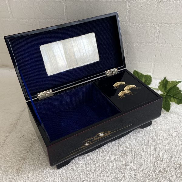  подлинная вещь лакированные изделия музыкальная шкатулка имеется драгоценнный камень коробка перламутр умение сосна слива гора . пейзаж парусное судно QUEENSTAR ORGELda новый b река. .( Donna u река. ....) бардачок retro 