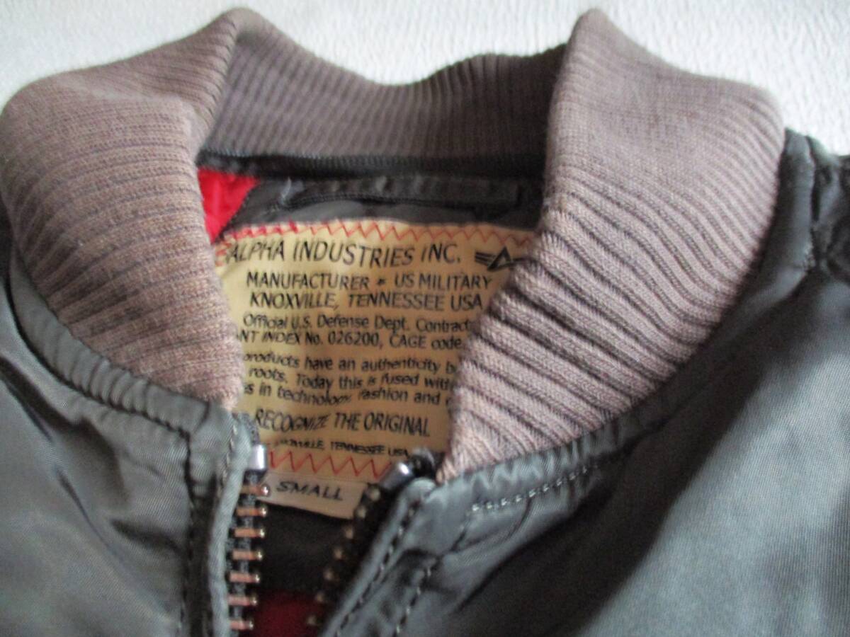 オリーブカーキ★ S アルファ★ 中綿フライトジャケット★ ミリタリー MA-1 軍物 ワッペン_画像3
