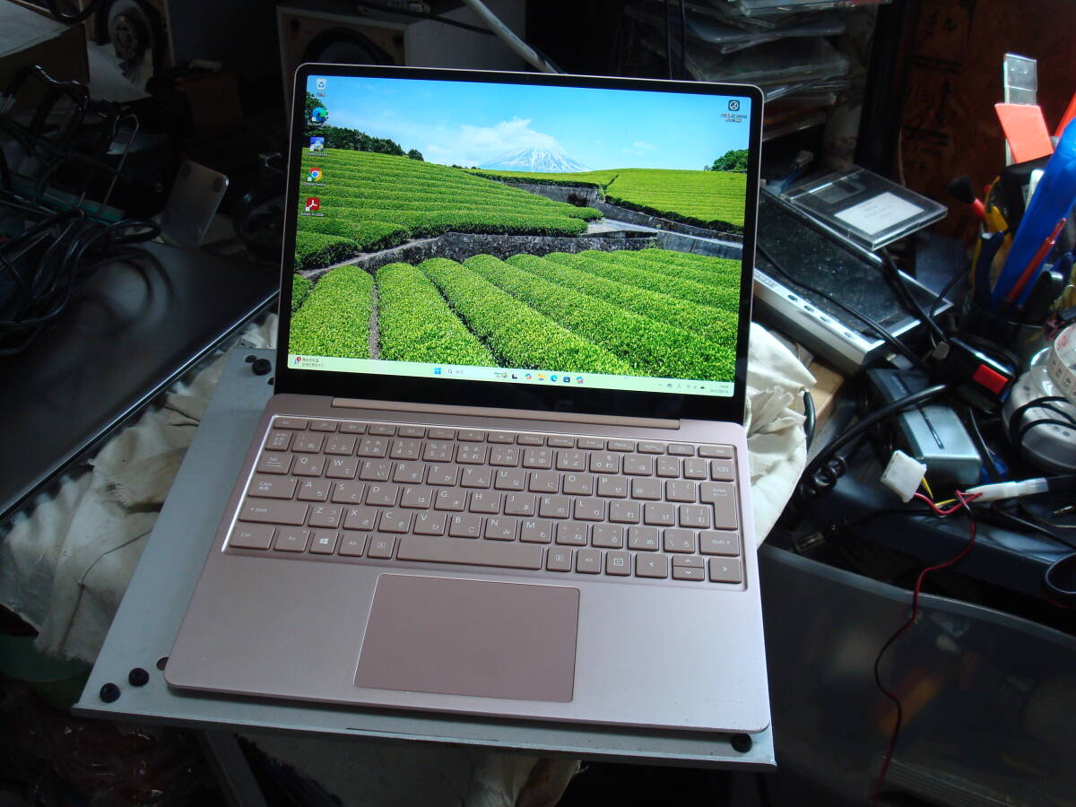 Windows11 Intel第10世代 i5-1035G1 メモリ8GB SSD 256GB Microsoft Surface Go Model:1943 12.4インチタッチ 美品 送料無料_画像1