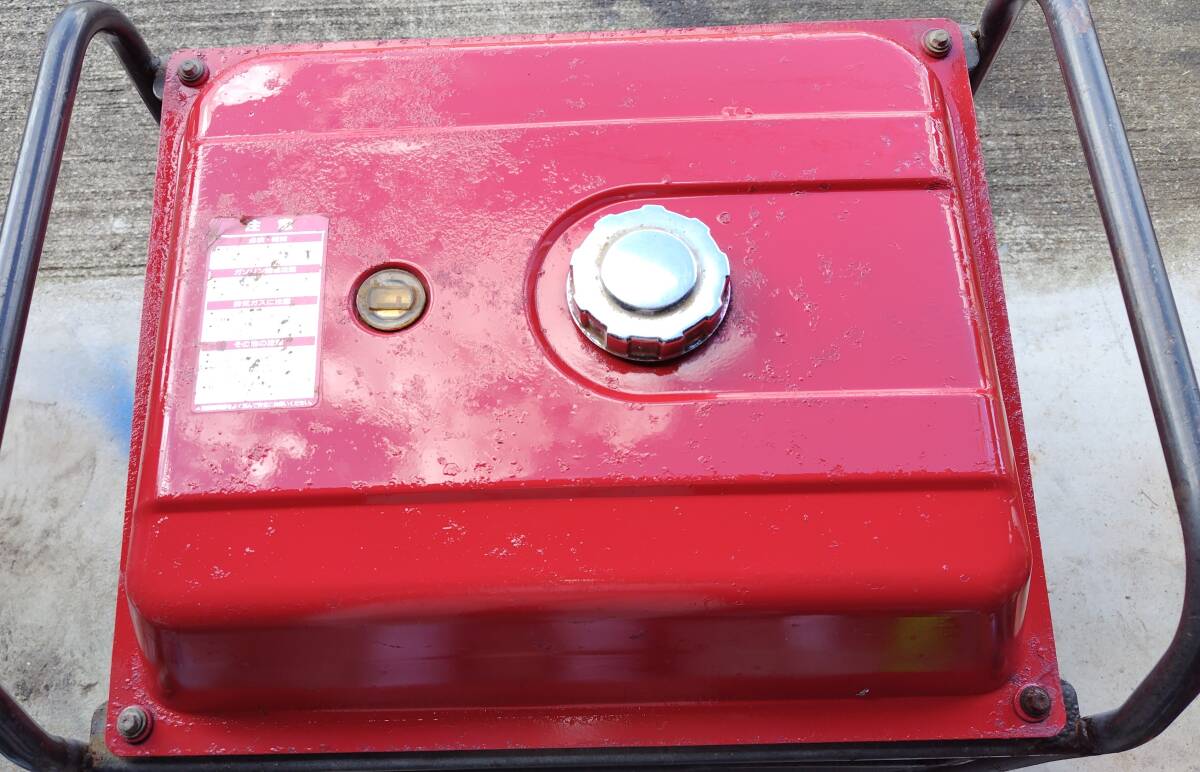 発電機　新ダイワ　EGR22　定格電圧：100V　定格電流：20A　始動OK_画像2