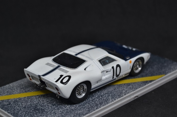 BizarRE 1/43 FORD GT40 LM 1964 ビザール フォード ル・マン 24時間 フィル・ヒル ブルース・マクラーレン 絶版 希少 レア_画像4