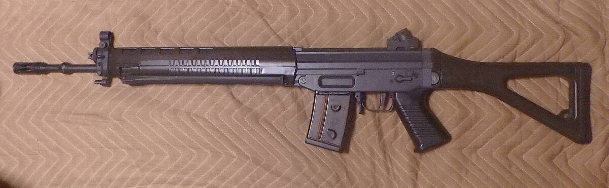 東京マルイ電動ガン!SG550ジャンク扱いで! 東京マルイ SIG550 JG 他 ※動作確認済、ジャンク扱い 電動ガン
