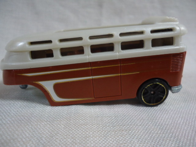  снижение цены US 2015 год производства Volkswagen кемпинг 8.8 см литье под давлением миникар украшение предмет Hot Wheels Mattel 