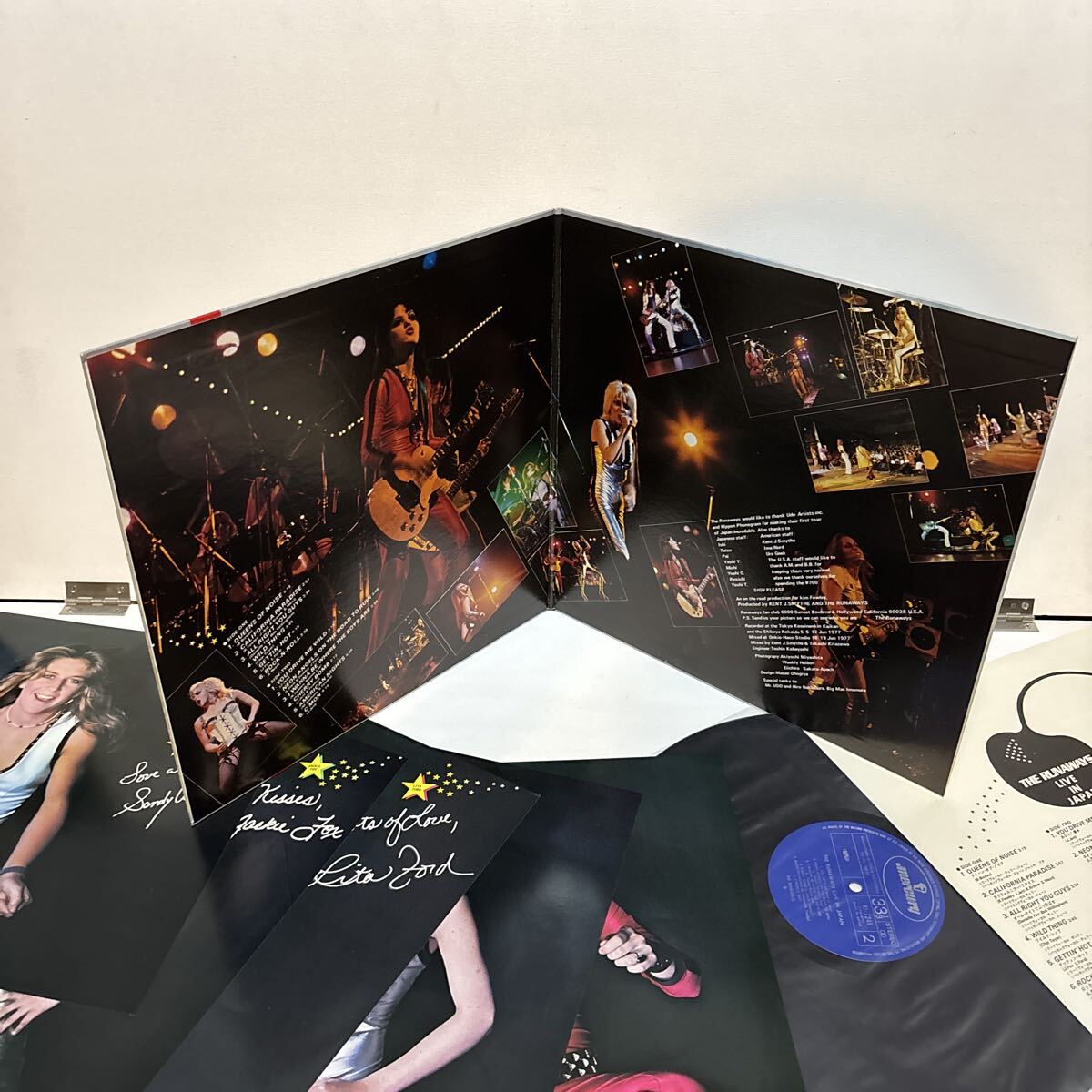 LP ランナウェイズ ライヴ・イン・ジャパン RUNAWAYS Live In Japan ピンナップ×5付き_画像2