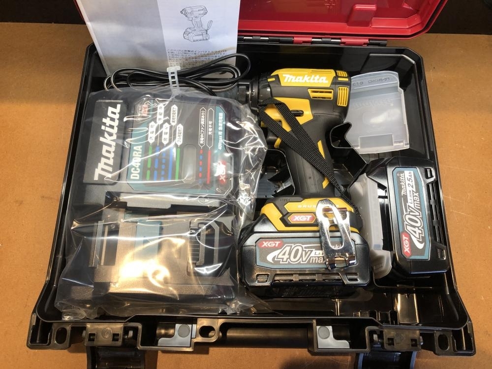 ★未使用 保管品 makita【マキタ TD002GDXFY 40Vmax 2.5Ah 充電式インパクトドライバ バッテリー2個，急速充電器付き】 001♪未使用品♪マキタ makita 40Vmax充電式インパクトドライバ TD002GDXFY