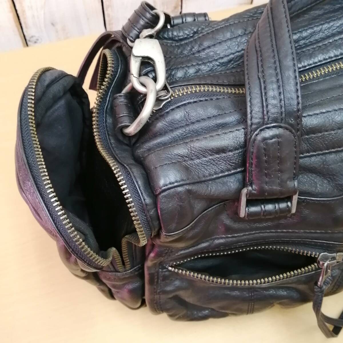 □25082902　ZADIG&VOLTAIRE　ザディグエヴォルテール　ボストンバッグ　ブラックレザー　型押ロゴ　ショルダーストラップ付　ポケット多数_画像7