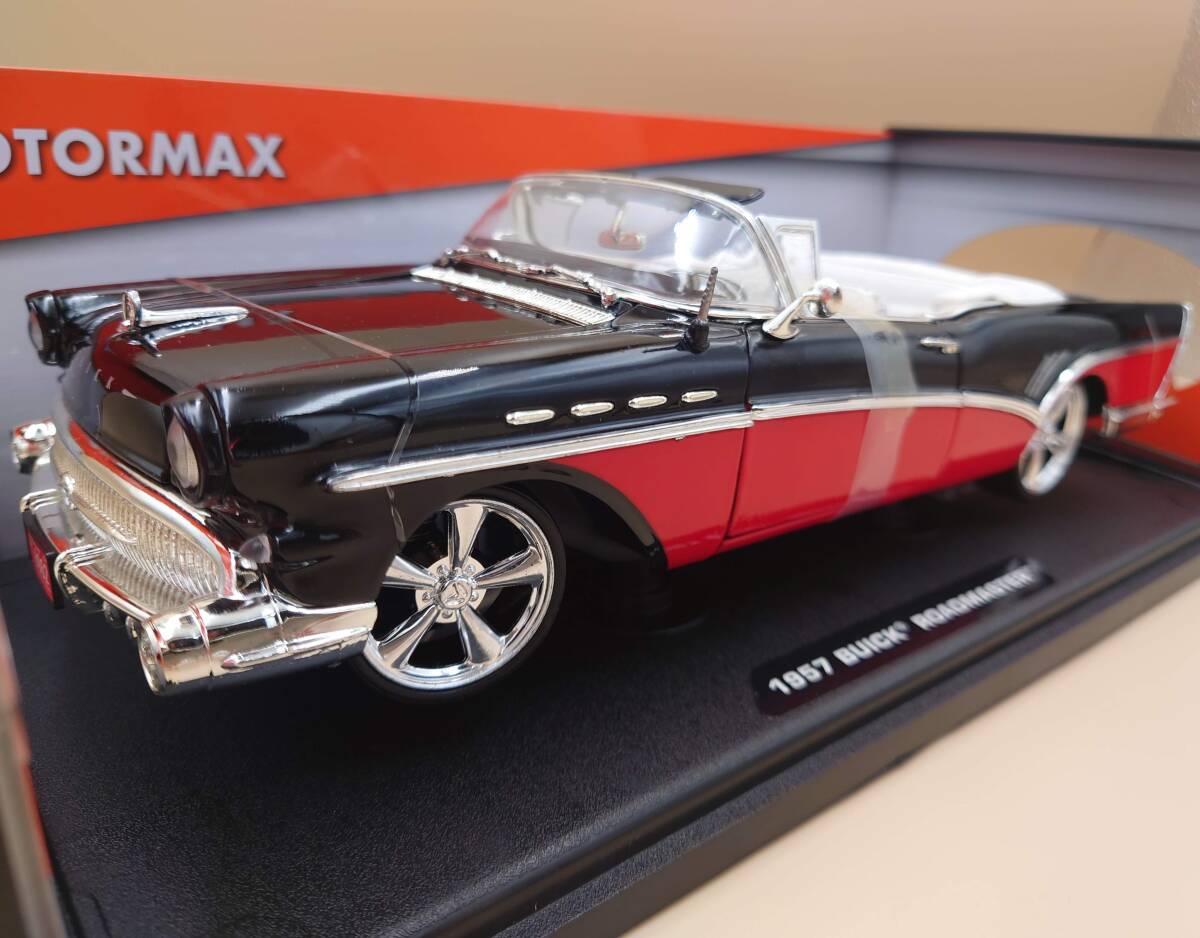 1/18 ビュイック ロードマスター 1957 ホワイト/レッド MM製ミニカー 1/18 ビュイック ロードマスター 1957 ホワイト/レッド MM製
