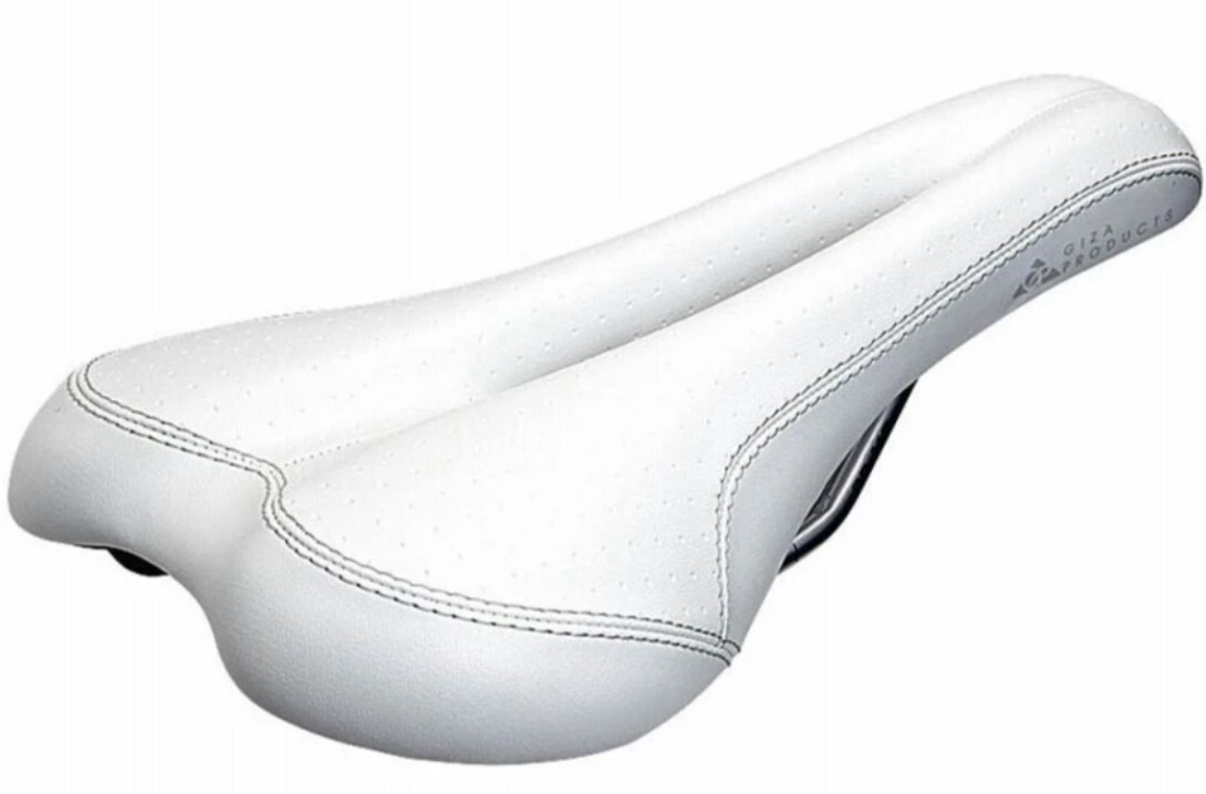処分 (ギザプロダクツ) VL-1146サドル センターにカットアウト L270 x W140 x H80mm ホワイト SDL17502 レターパック可_画像1