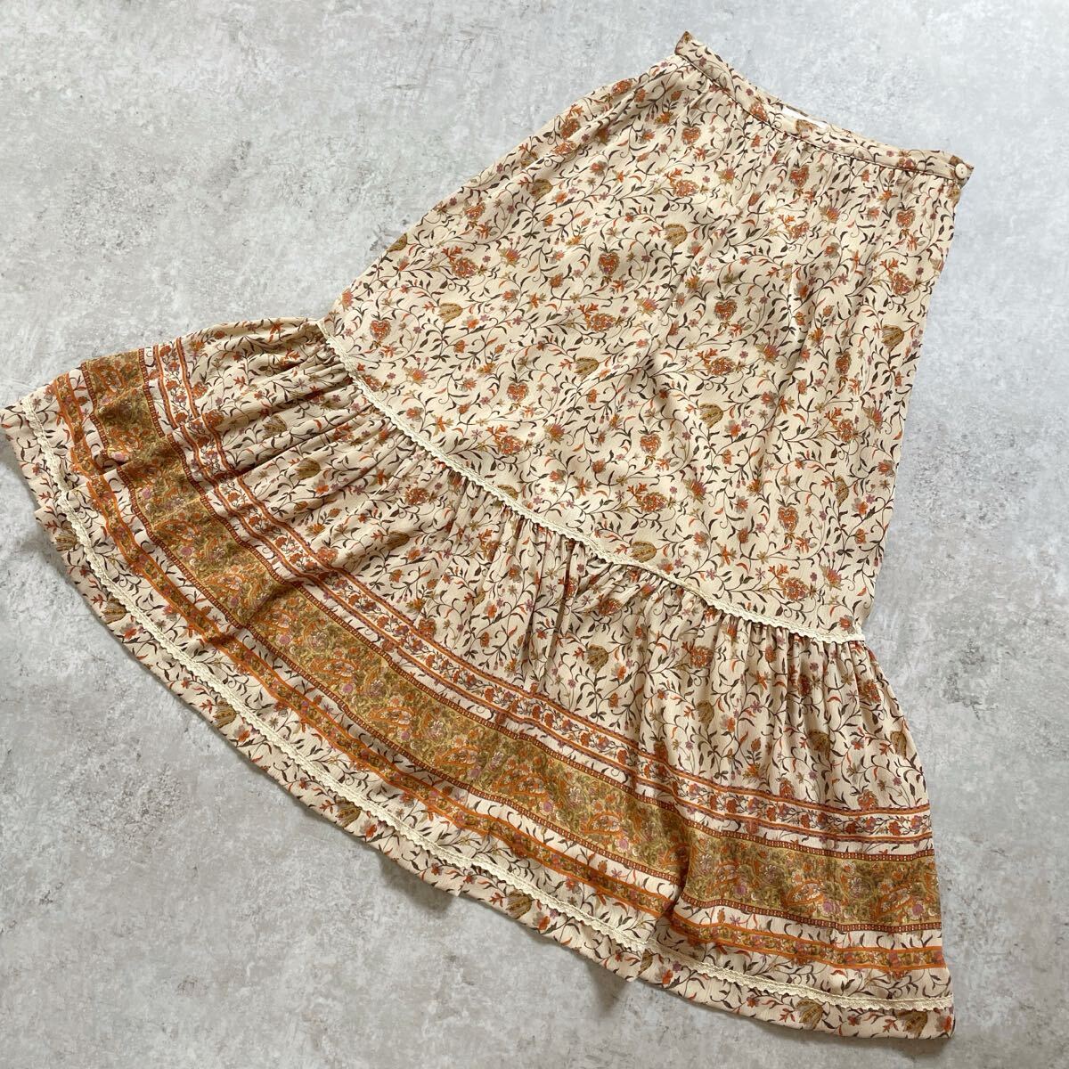 インゲボルグ ピンクハウス 花柄 ロングスカート M フレア 総柄 ベージュ 綿_画像1