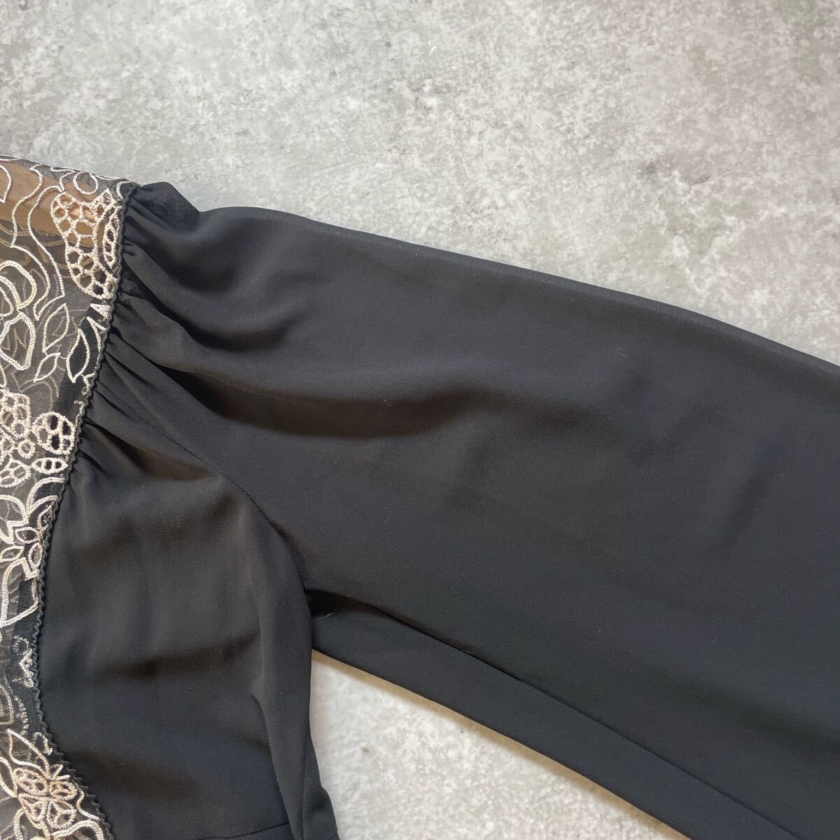 新品未使用　リリーブラウン　刺繍　レース　ガウン　カーディガン　黒　長袖　花柄　前開き　羽織り　ブラック　 ロング_画像6