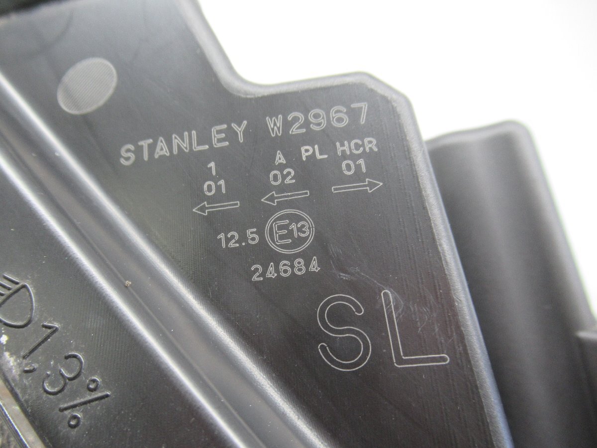 K.120628◇■ジャンク品 ZC43S/ZC53S/ZC83S/ZD53S/ZD83S スイフト 純正 右ヘッドライト LED STANLEY W2967 35120-52RH1 打刻 SL◇2E-8下_画像4