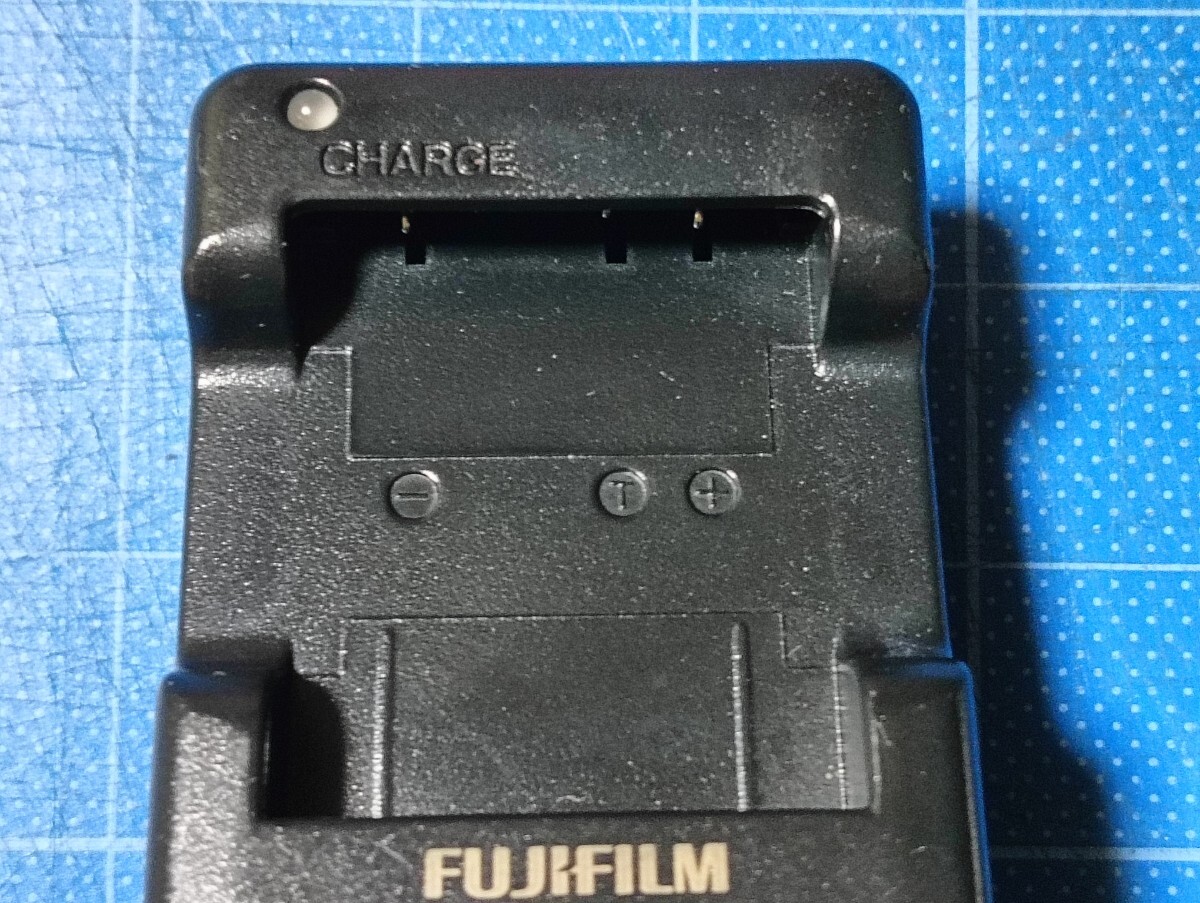 FUJIFILM フジフィルム 純正充電器 BC-45C バッテリチャージャー デジカメ カメラ 4.2V 0.5A 動作未確認 現状品_画像5