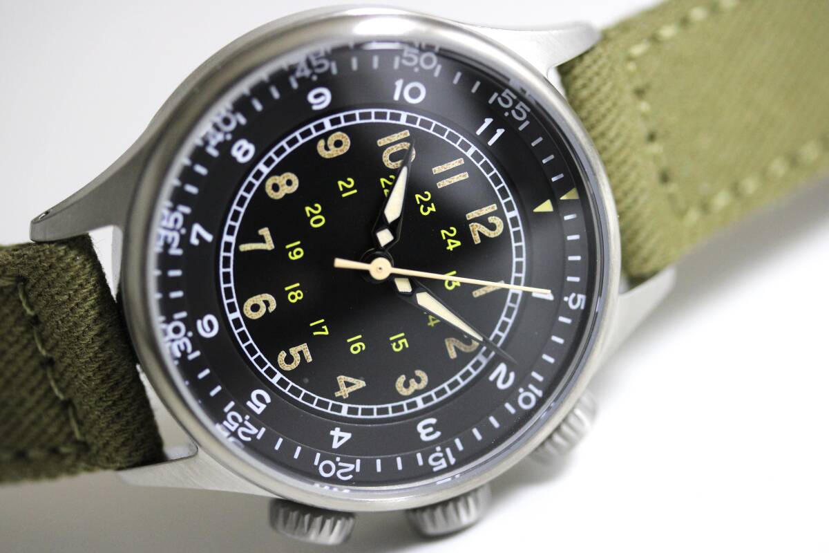アメリカ陸軍航空隊モデルを復刻！M.R.M.W. ミリタリーウォッチ TYPE -A-15 ヴィンテージ 12時間表示のクォーツ腕時計 ブローバタイプ_画像4