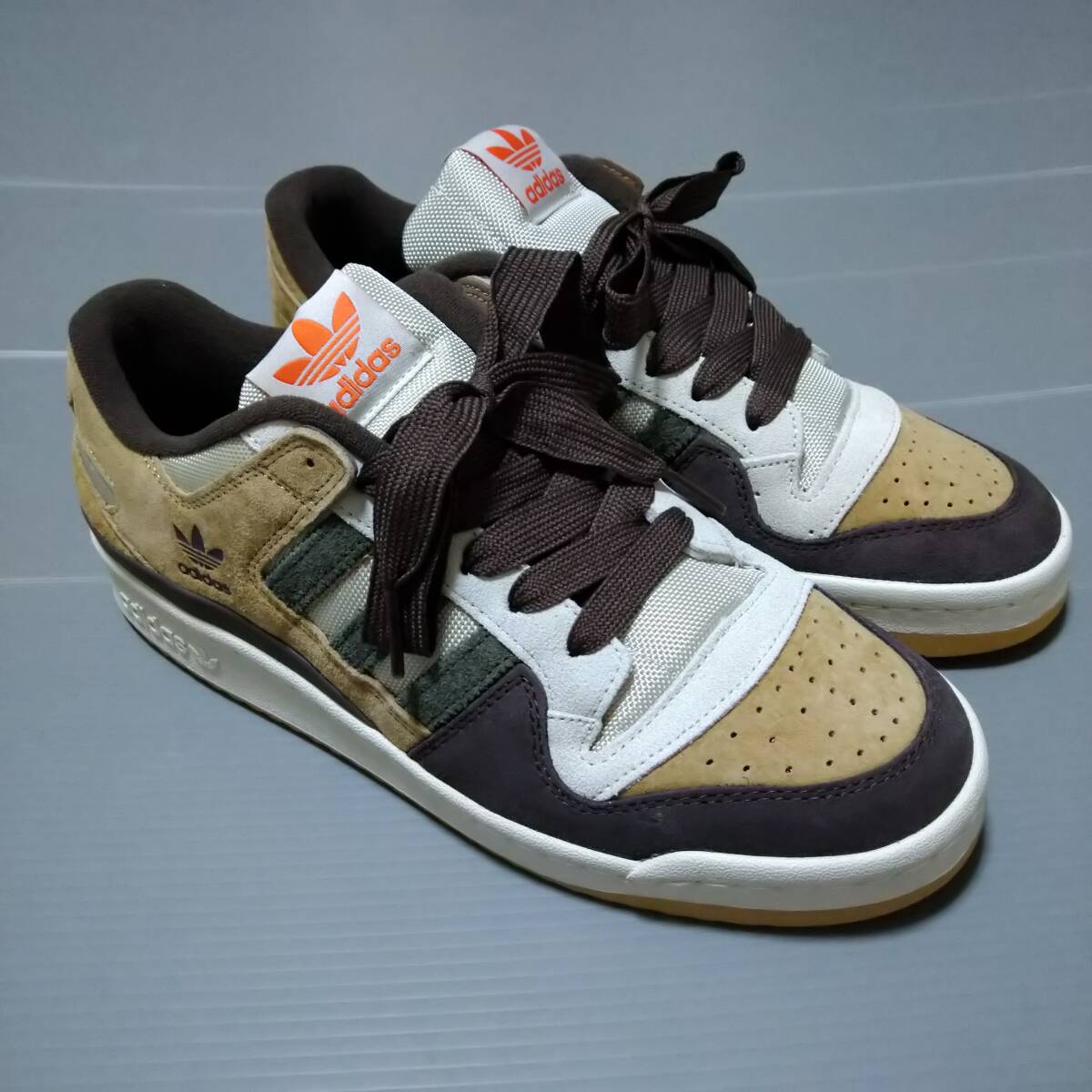 即決★未使用アディダスフォーラム84★28.5cmアルミナ×ブランチ×ブラウン_画像2