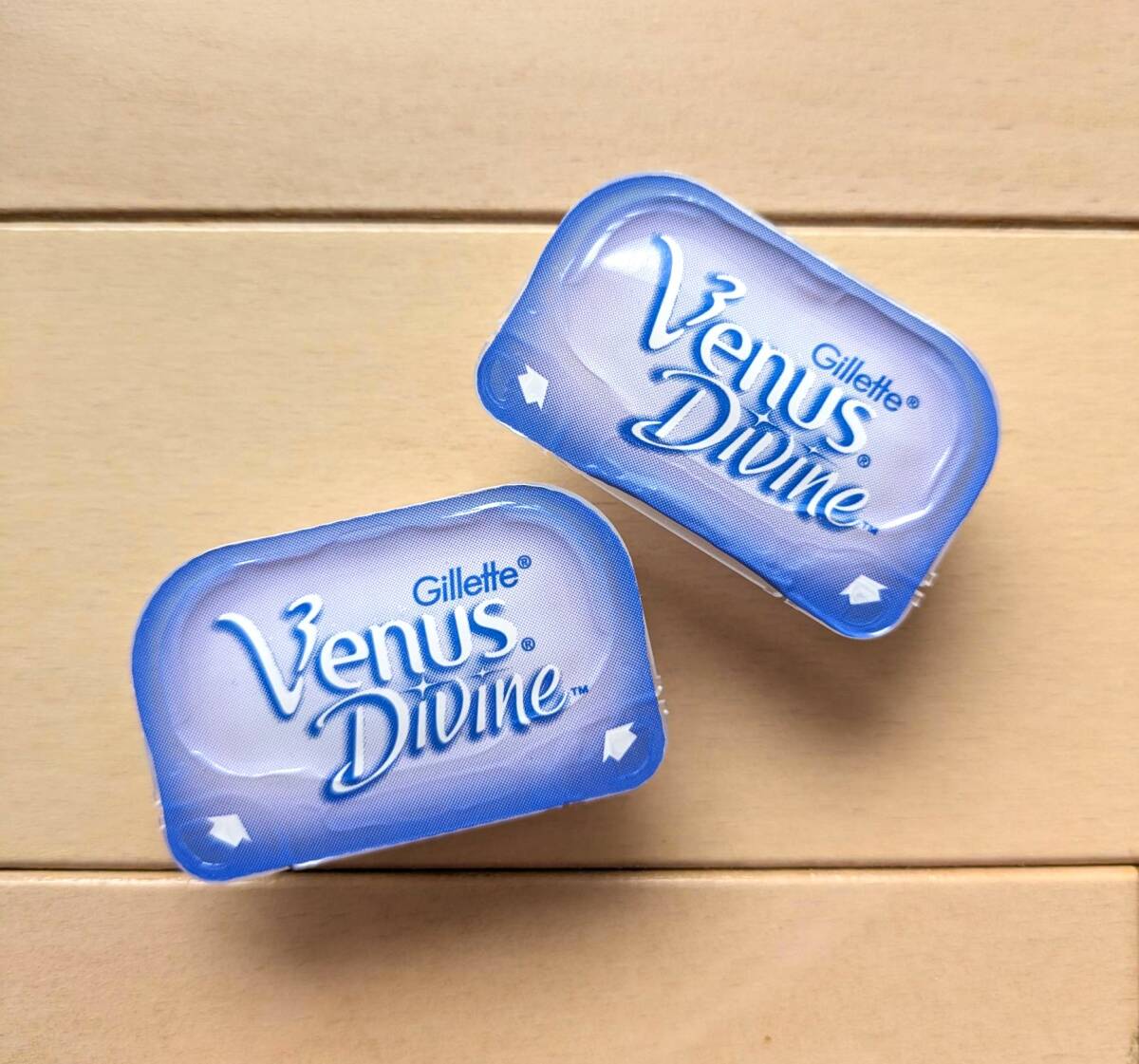 【ジレット ヴィーナス ディバイン　Gillette Venus Divine】 替刃　２個_画像1