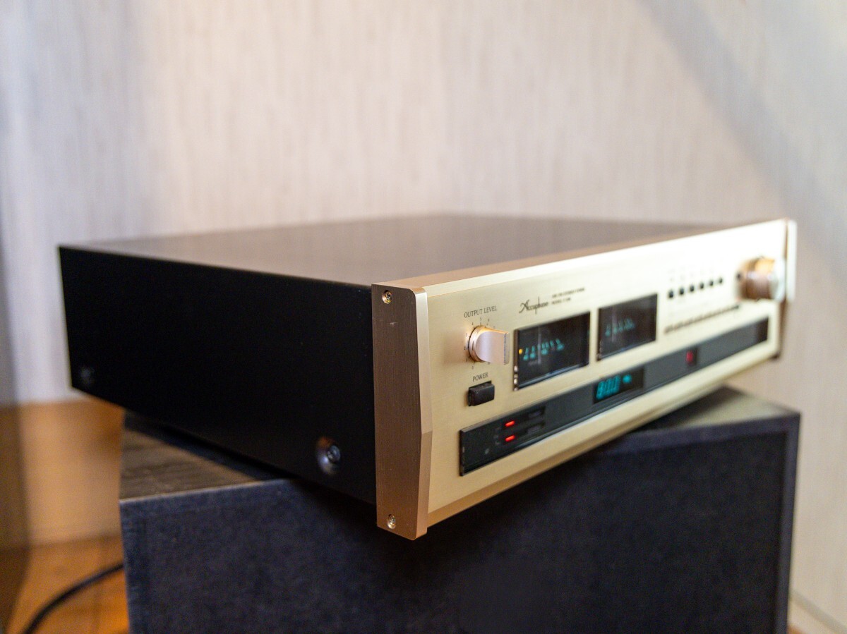 □ Accuphase FM/AMチューナー T-106 □
