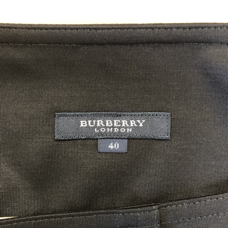 バーバリーロンドン BURBERRY LONDON スカート 里地付き ボタン フレア 黒 40サイズ 914772