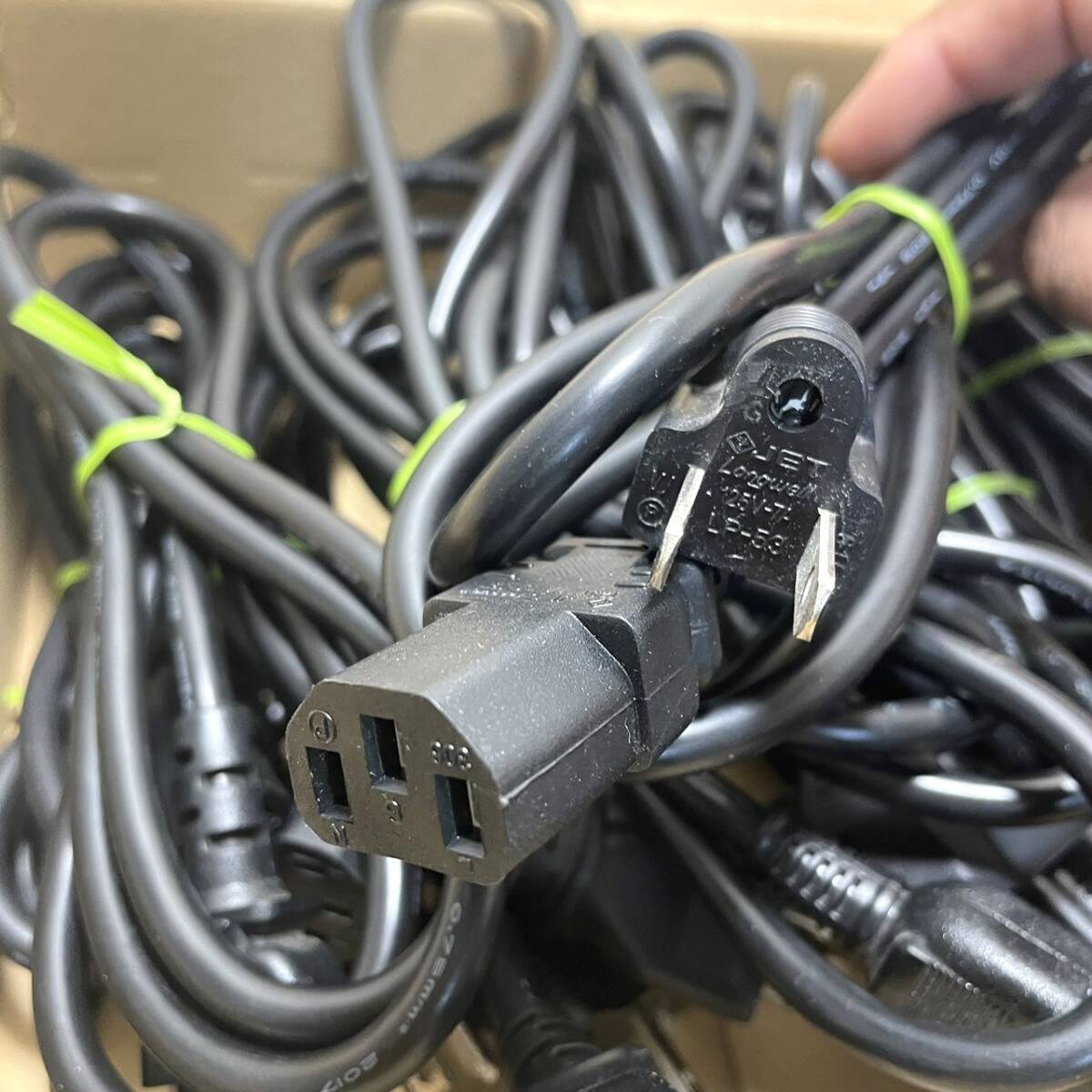 商品名【10本セット　電源ケーブル、AC電源ケーブル、パソコン用、液晶モニター用】ACケーブル