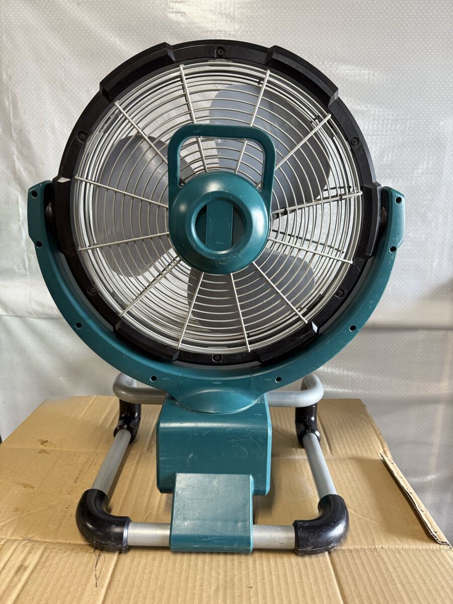 makita マキタ 充電式産業扇 CF300D 14.4/18V 充電式扇風機　送風機 本体のみ 中古 動作確認済み_画像6