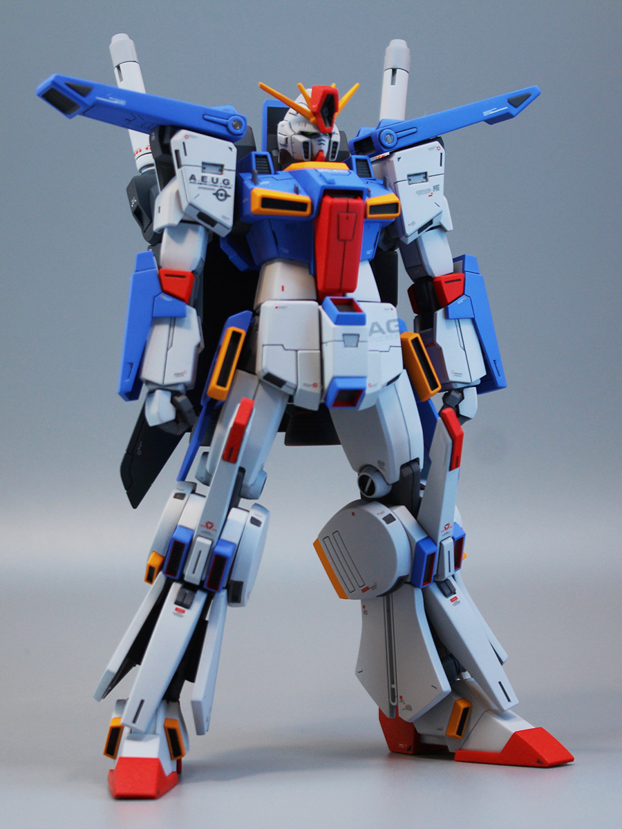 ガンプラ完成品　HG ZZガンダム全塗装スタイル改修完成品　発光ギミック ガンプラ完成品 HG ZZガンダム全塗装スタイル改修完成品 発光