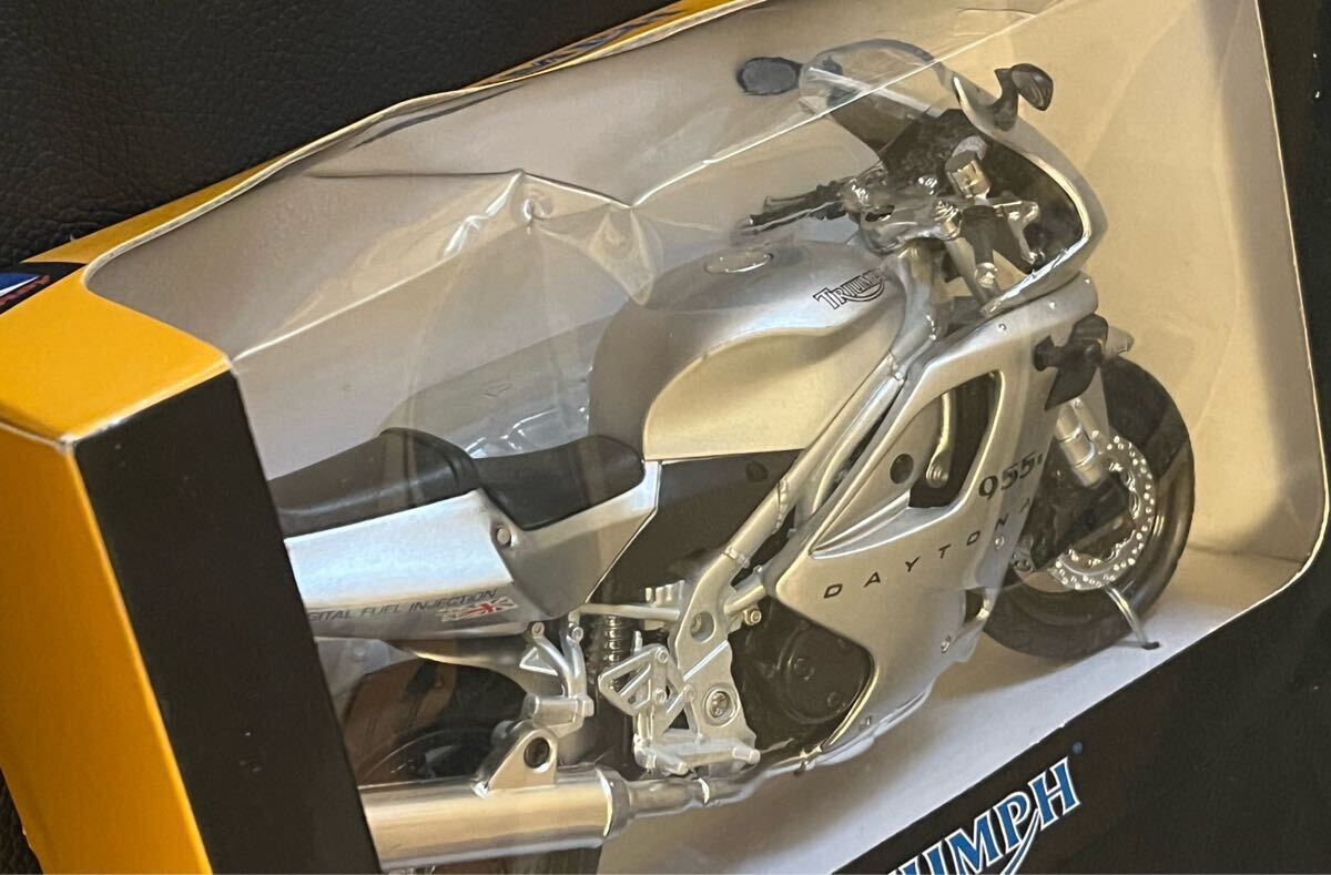 1/12スケール TRIUMPH DAYTONA 955i シルバー トライアンフ 955i ダイキャストバイク ミニカー オートバイ 完成品 模型 NEWRAY ニューレイ_画像5