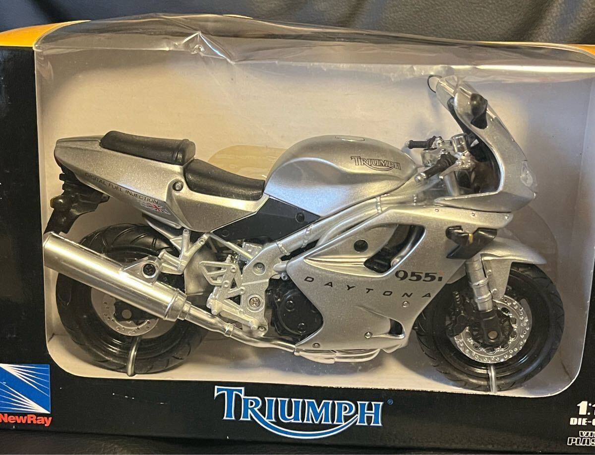 1/12スケール TRIUMPH DAYTONA 955i シルバー トライアンフ 955i ダイキャストバイク ミニカー オートバイ 完成品 模型 NEWRAY ニューレイ_画像1