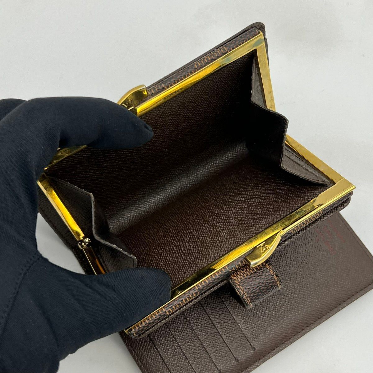 ルイヴィトン 新型 ヴィエノワ ダミエ がま口 ゴールド金具 ブラウン 983 楽天市場】【財布】LOUIS VUITTON ルイ ヴィトン ダミエ