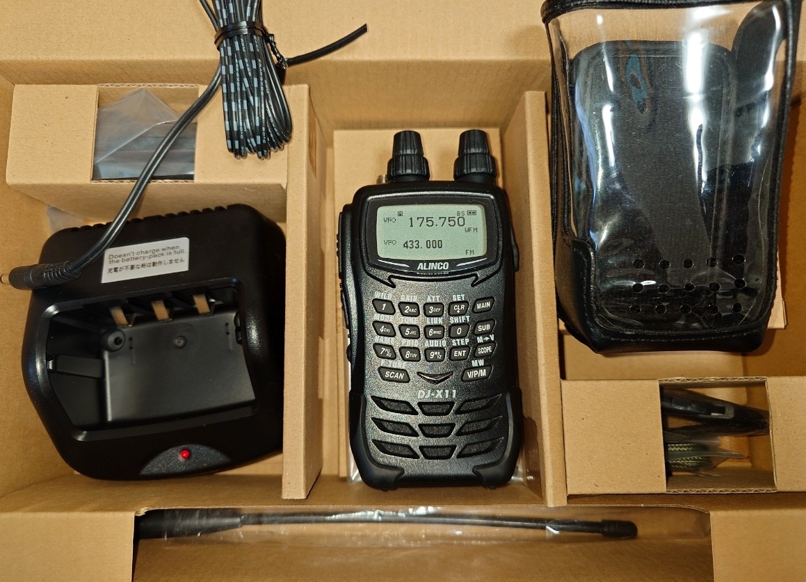 ALINCO 受信機 DJ-X11 動作品。 メーカーにてX11Aへの改造済品 ALINCO 受信機 DJ-X11 動作品。 メーカーにてX11Aへの改造済品