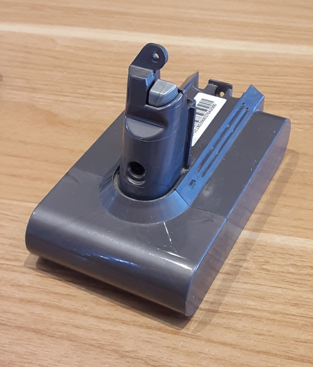 【ジャンク品】通電未確認 dyson コードレス クリーナー 充電式 バッテリー パック SV07 V6 ダイソン 掃除機 BATTERY パック _画像3