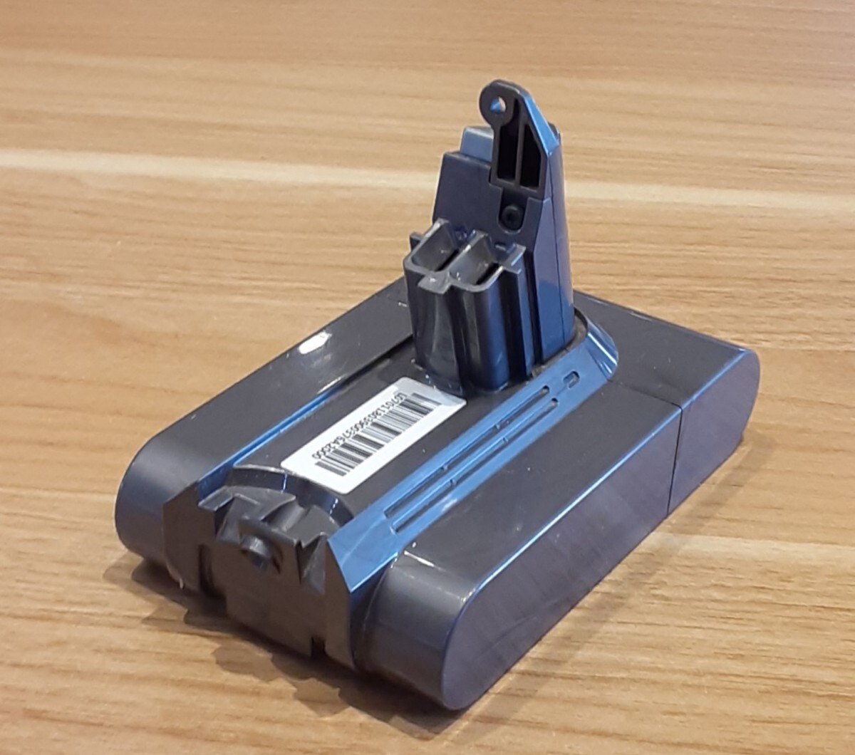 【ジャンク品】通電未確認 dyson コードレス クリーナー 充電式 バッテリー パック SV07 V6 ダイソン 掃除機 BATTERY パック _画像4