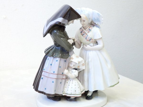 7474 希少☆ KPM ベルリン王立磁器製陶所 カール ヒンメルストス 作 9820 ベルリンの伝統衣装 Figurine フィギュリン シュプレーヴァルト_画像3