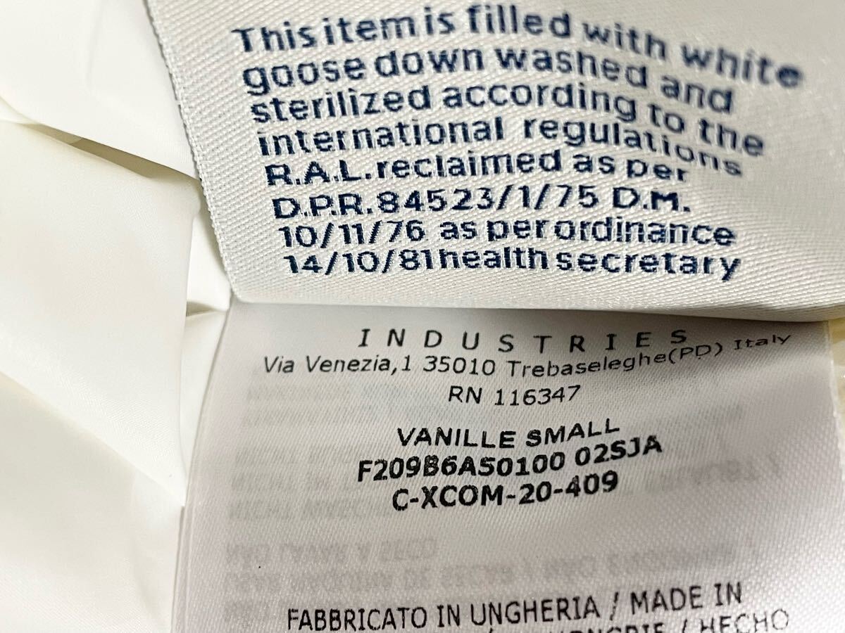 超美品 MONCLER VANILLE SMALL モンクレール ダウン ポーチ チャーム付 キーリング キーホルダー バッグチャーム モンクレールジャパン_画像8