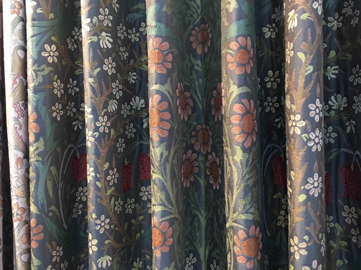 川島織物 ウイリアムモリス 生地 MM3112 ブラックソーン 140cmx50cm_画像1