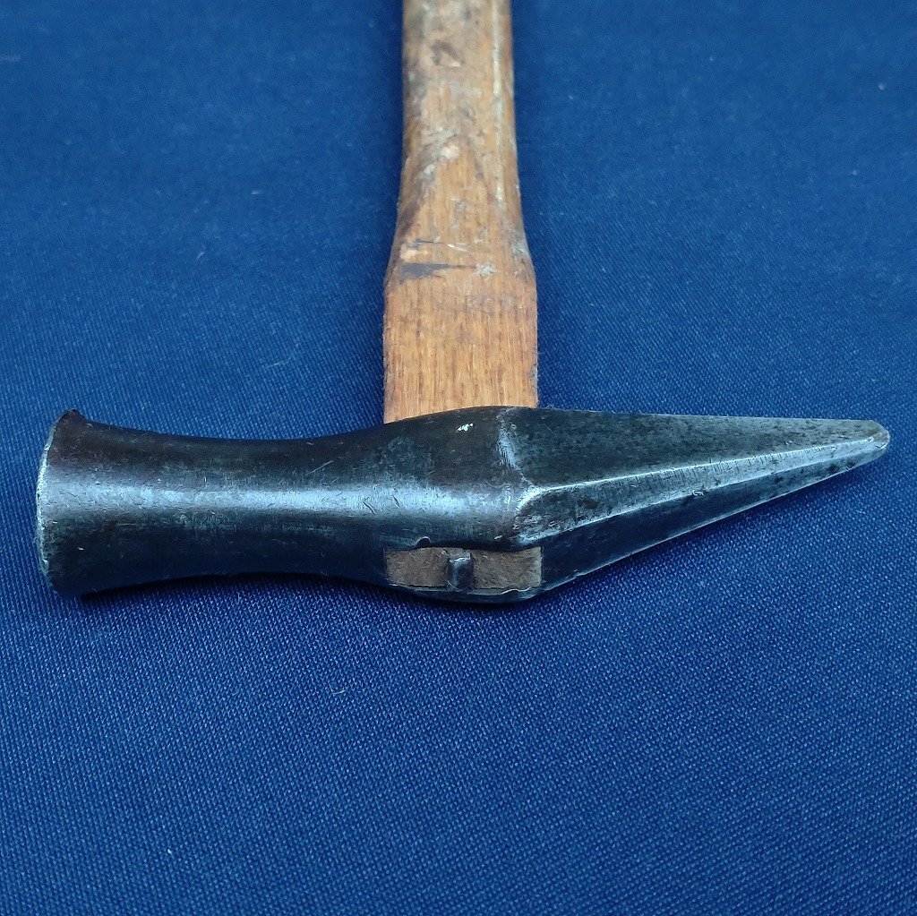  одна сторона . кувалда . порез золотой молоток высота цикл . уплата . молоток .. кувалда Hammer плотничный инструмент инструмент голова примерно 106. удар поверхность примерно 24. общая длина примерно 333. масса примерно 265g [2509]