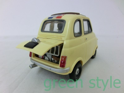 ※　ルパン三世「カリオストロの城」　フィアット500 & 銭形警部の日産ブルーバード410型　セット　箱無し_画像5