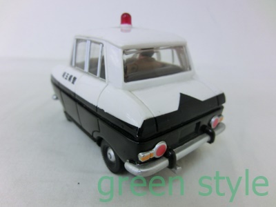 ※　ルパン三世「カリオストロの城」　フィアット500 & 銭形警部の日産ブルーバード410型　セット　箱無し_画像9