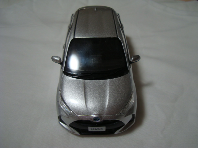 1/30 トヨタ ヤリス カラーサンプルミニカー （シルバーメタリック）_画像2