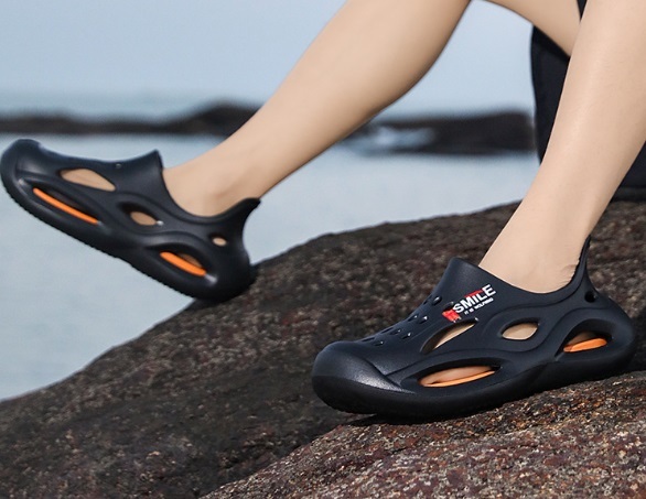 夏新作 オシャレ 厚底 スリッパ メンズ ビーチ リゾートサンダル 防滑 通気 つま先保護 黒/26－26.5cm_画像4