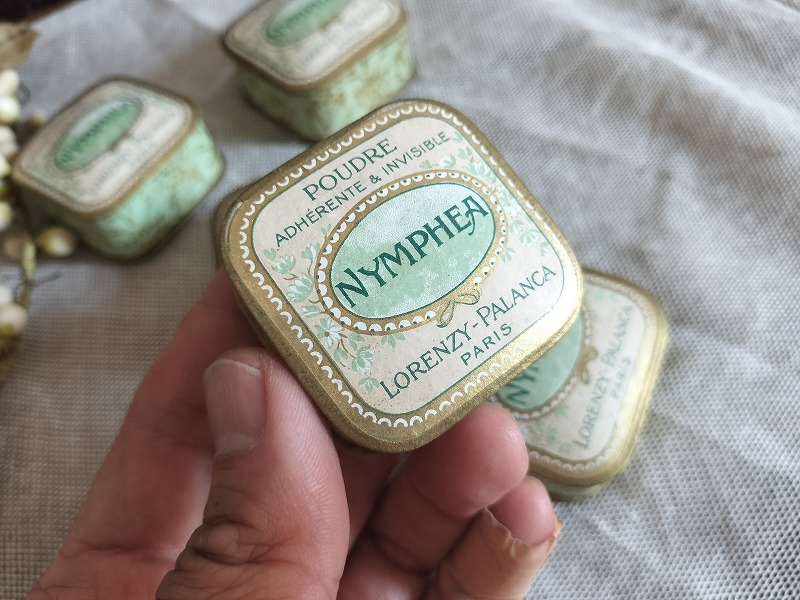 フランス アンティーク 素敵な パウダーケース Nymphea Paris