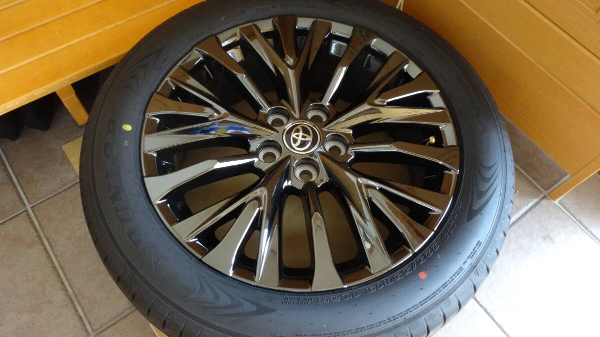 【即決】新車外し トヨタ純正 40系 ヴェルファイア Zプレミア 19インチ タイヤ/ホイール4本 7J+40 5穴 PCD120 2024年製 アルファードにも_画像2