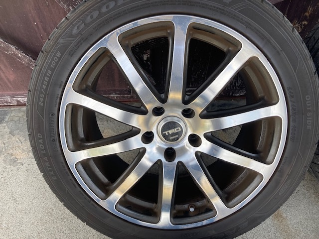 4本セット RAYS TRD 8J-18インチ +40 タイヤ付 245/45R18 レイズ　マークＸなど_画像2