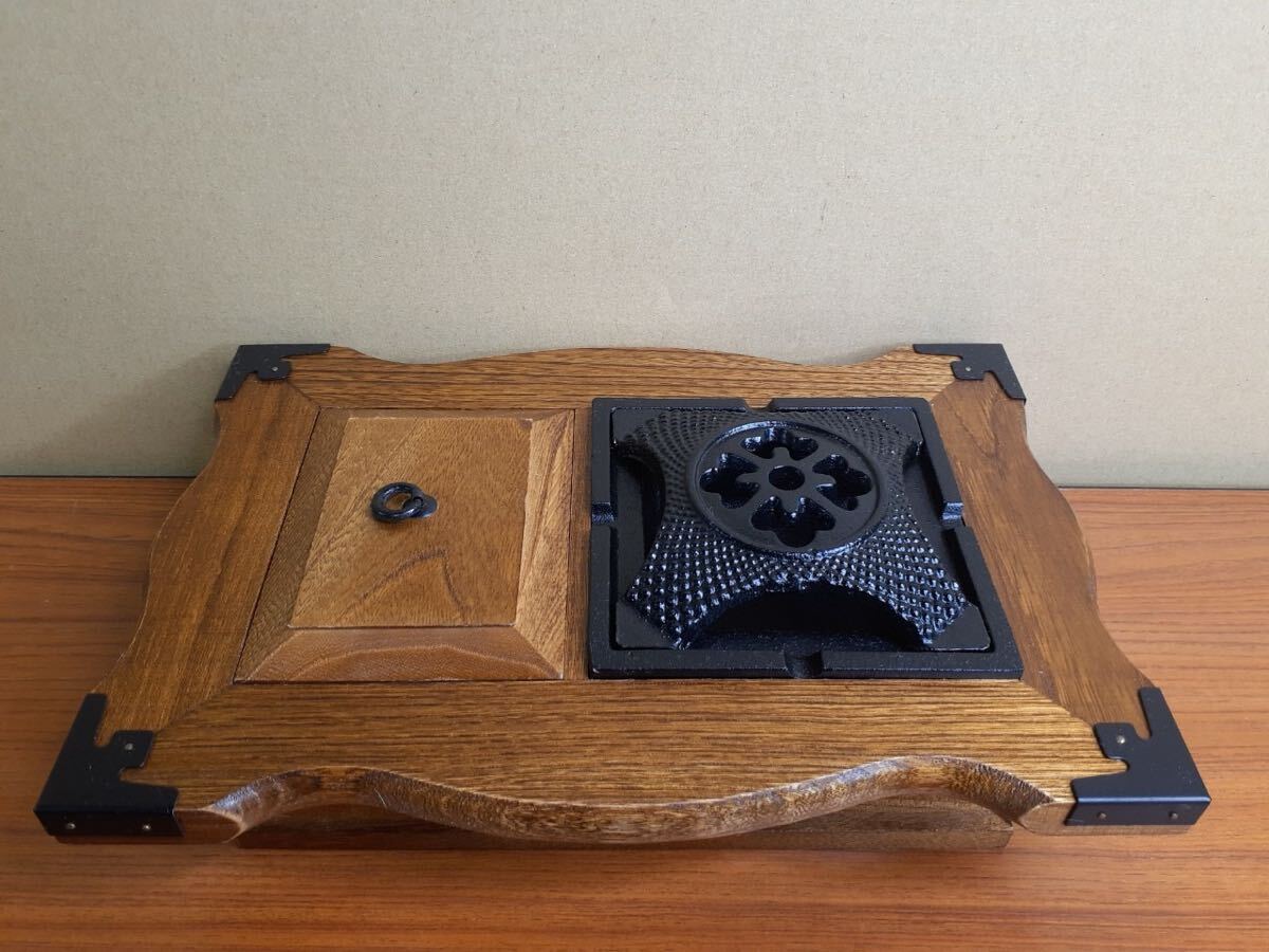 8)★未使用★【天然木・木製品】卓上 灰皿・小物入れ付 茶道具 アンティーク調 元箱・説明書付 置物 時代物 レトロ 木箱_画像2