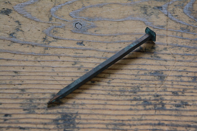 NO.6263 古い銅の角釘 103mm 検索用語→A50gアンティークビンテージ古道具金物折れ釘和釘舟釘船釘宮大工火打フック神社仏閣オブジェ_画像1