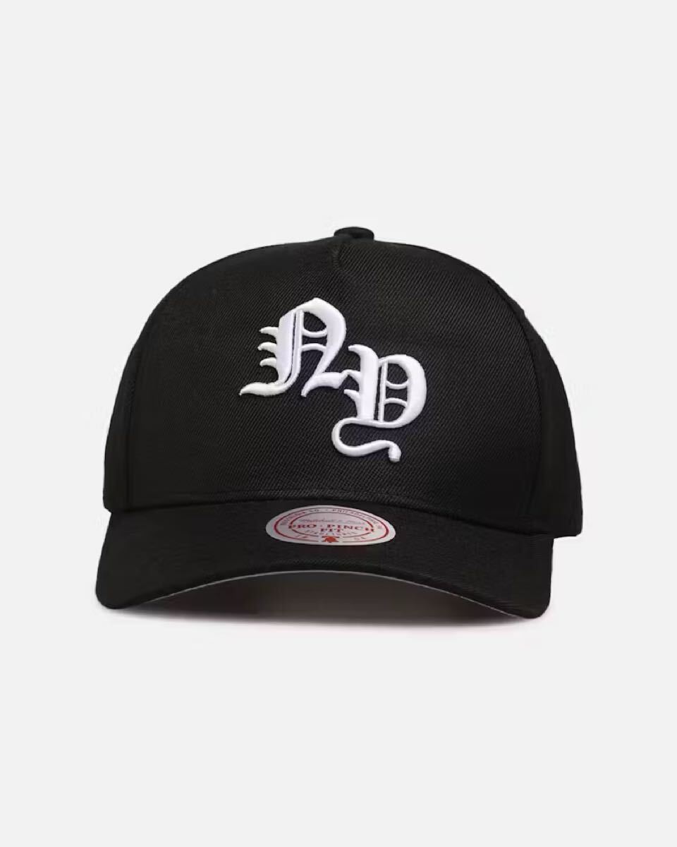 ミッチェルアンドネス ニューヨークニックス　キャップ　Pro Pinch 帽子 Mitchell & Ness New York Knicks Black Pro Pinch Fit Snapback